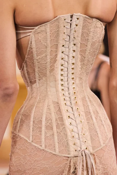Look 30